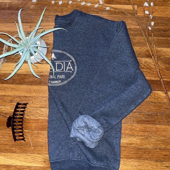 🫐Vintage Acadia Crew Neck🫐 - Picture 2 of 4